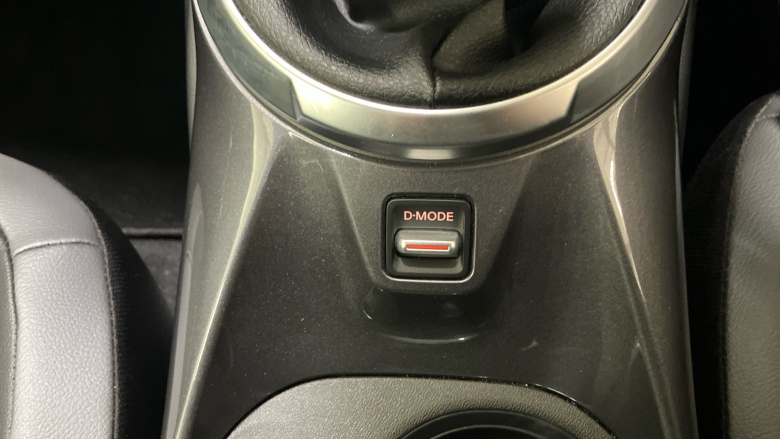 Nissan Juke 1.0 DiG-T 114 N-Connecta 5dr Petrol Hatchback